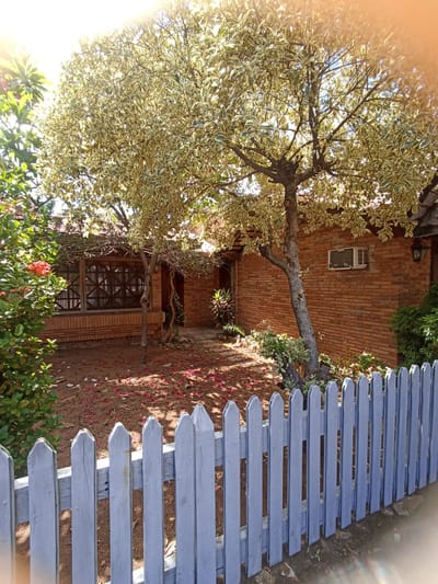 VENDO CASA S/ CPTAN BRIZUELA  Y MOISES BERTONI 