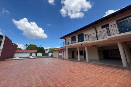 PROPIEDAD 5 DORMITORIOS BARRIO SAN PABLO