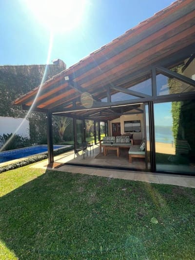 Alquilo por Temporada – Casa en San Bernardino sobre el Lago (Country Club)