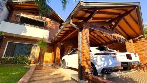 HERMOSA CASA EN ASUNCION-PINOZA