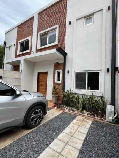 ALQUILO DUPLEX CON PISCINA 