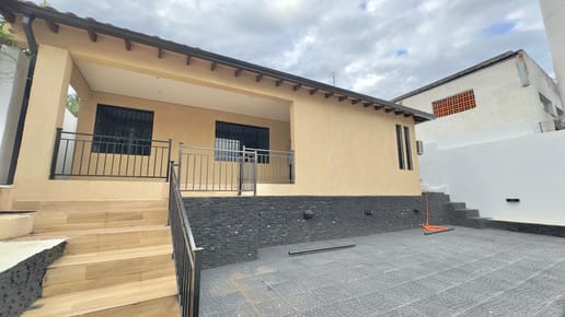CASA EN VENTA EN LAMBARE 