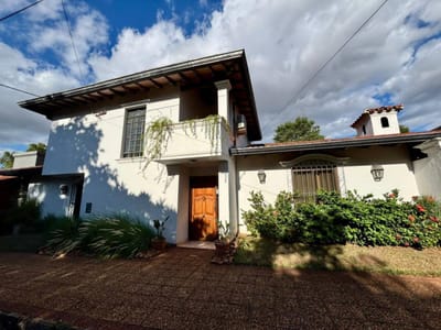 EN VENTA – CASA EN MBURICAÓ