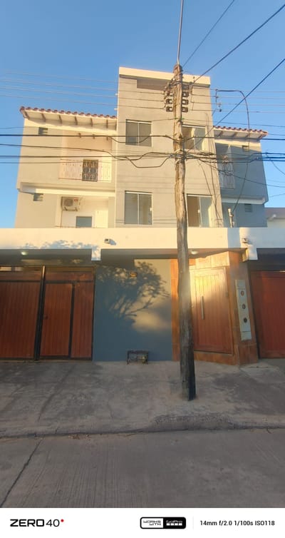 En Venta! Casa Comercial con ingresos mensuales en Feria Barrio Lindo