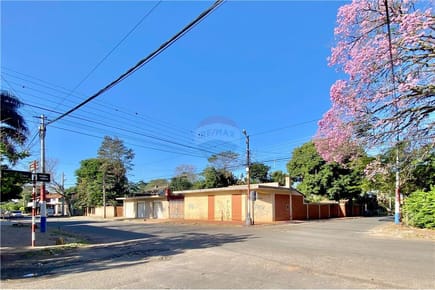 VENDO TERRENO EN FERNANDO DE LA MORA PITIANTUTA