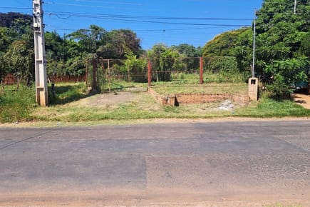 En venta terreno en Luque sobre Campo Vía