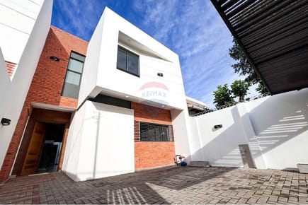 Casa Pareada 3 Suites Zona Mcal Lopez Recoleta