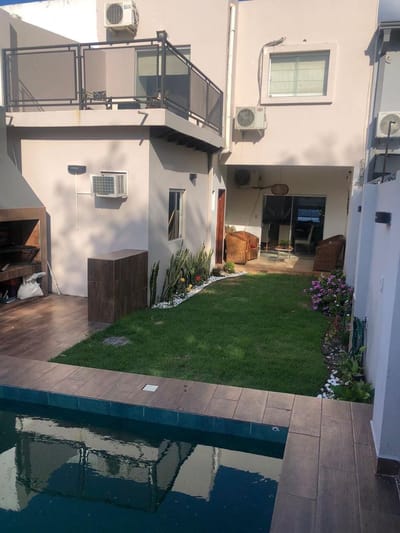 VENDO Duplex con Piscina y 200 m2 construcción cerca del Yacht