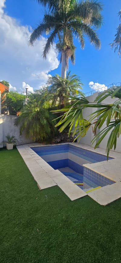 ALQUILO HERMOSA CASA AMOBLADA CON PISCINA EN BARRIO YCUA SATÍ – ZONA COL GOETHE