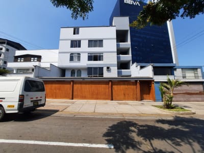 VENTA DE EDIFICIO MULTIFAMILIAR EN SAN ISIDRO