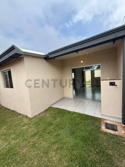 CASA A ESTRENAR EN BARRIO CERRADO . LUQUE