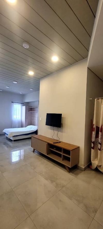 ALQUILO MONOAMBIENTE AMOBLADO – ZONA UNA