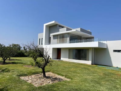 Vendo casa Nueva 2 pisos + cochera ubicado en Condominio Hacienda Paradores