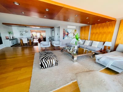 Apartamento de primera categoría en Rambla de Punta Carretas.