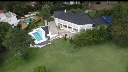 EN VTA ESPECTACULAR RESIDENCIA CON PISCINA Y VISTA  AL RÍO. PARANÁ COUNTRY CLUB