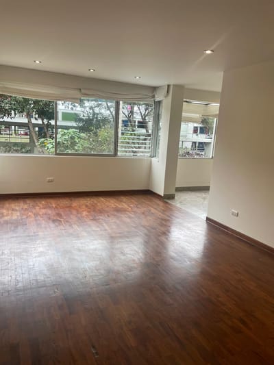Alquilo Dpto. Miraflores Urb. Aurora 80m2 2do. Piso 2 Dorms Cerca A Parque.