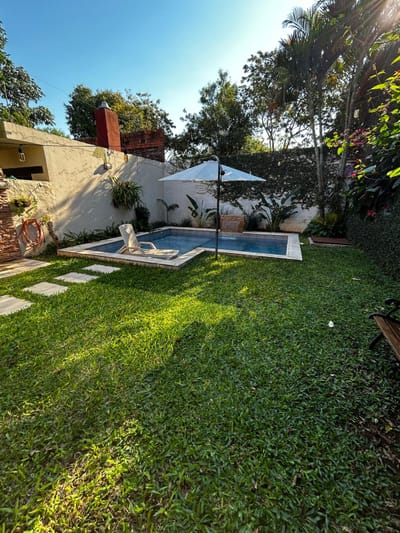 VENDO HERMOSA CASA CON PISCINA EN SAJONIA