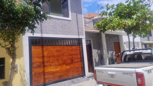 Amplia Casa En Venta - Urb. Ignacio Merino - Piura