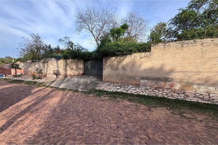 Vendo casa en Villa Elisa.