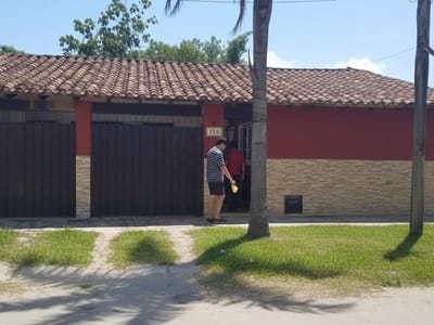 VENDO CASA -FERNANDO DE LA MORA!!