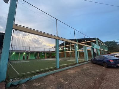 Vendo Tinglado - Cancha De Fotbol En C.D.E.