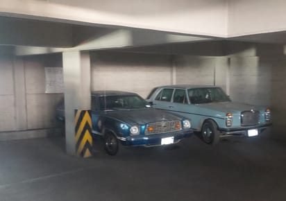 Parqueo en centro de la ciudad