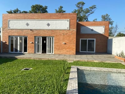  ALQUILO RESIDENCIA EN SURUBI'I Cod 059*