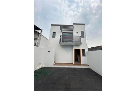 Asunción Los Laureles VENDO DUPLEX A ESTRENAR
