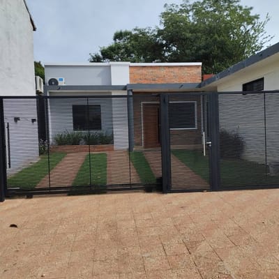 VENDO HERMOSO CHALET EN CUARTO BARRIO LUQUE