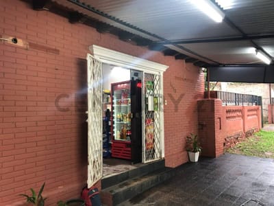 En Venta casa en inigualable ubicación en Asunción