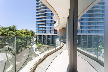 EN VENTA SEMIPISO EN EL JADE PARK DE 3 SUITES