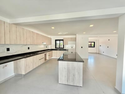 Duplex a estrenar  Laurelty Luque 15 min del SHOPPING DEL SOL