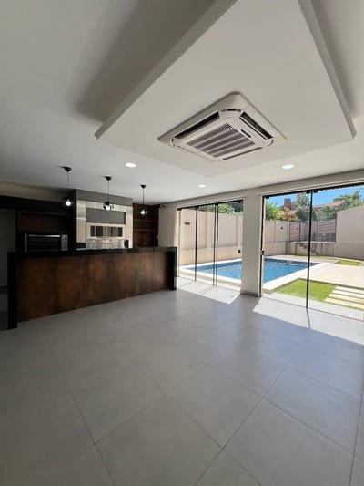 VENDO HERMOSA CASA SEMI AMOBLADA EN BARRIO YKUA SATI