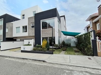 CASA  AMOBLADA/EQUIPADA ACHUMANI