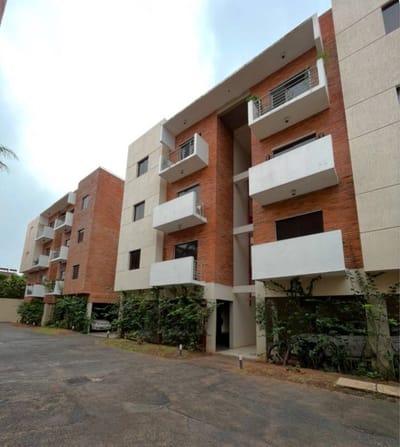 VENDO DEPARTAMENTO DE 2 DORMITORIOS MAS AREA DE SERVICIO - EDIFICIO LAS MERCEDES