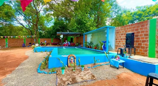 VENDO CASA QUINTA CON PISCINA EN LUQUE 