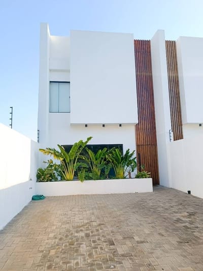 VENDO CASA DÚPLEX AMOBLADO Y EQUIPADO  DÚPLEX EN LUQUE B° LOMA MERLO