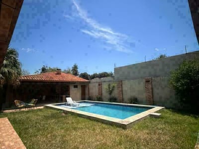 AMPLIA RESIDENCIA EN VENTA