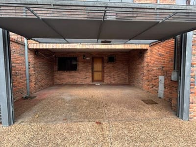 VENDO DUPLEX EN SAJONIA 3 DORMITORIOS