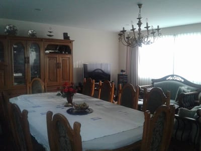 CASA EN VENTA LOMAS DE ACHUMANI $US 165.000.- CONDOMINIO PRIVADO