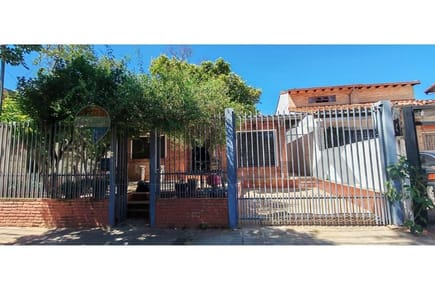 CASA EN VENTA EN BARRIO LA ENCARNACIÓN – AMPLITUD, SOLIDEZ Y UBICACIÓN CLAVE