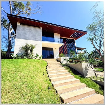 DOS CASAS EN UN MISMO TERRENO EN URUBO GOLF