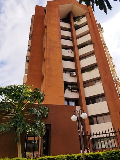 DPTO. DE 2 DORM. EN VENTA SOBRE AV. VELARDE - ZONA SUR