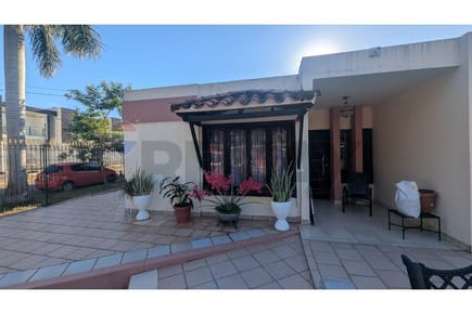CASA EN VENTA - BARRIO SAN VICENTE ASUNCIÓN