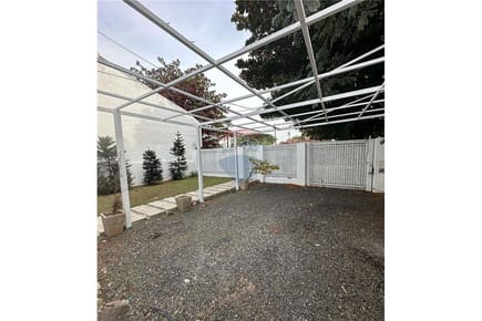 VENDO RESIDENCIA CON RENTA TIPO OFICINA EN LAS LOMAS