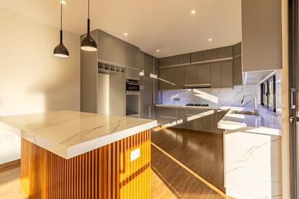 En Venta! A Estrenar Lujosa Casa De 5 Dormitorios En El Urubó