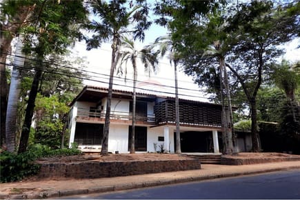 ????AMPLIA PROPIEDAD DE 1.778 M2 ZONA EMB. AMERICANA