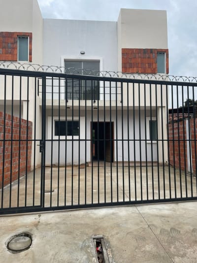 Los duplex estan en fase final de terminacion y se entregaran terminados... 