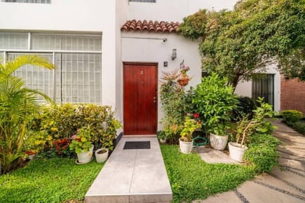 Miraflores. Centrico. Corta/larga Temporada. Casa moderna 3 dorm.