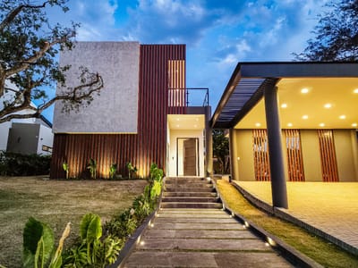 En Venta! Lujosa Casa en Condominio Urubo Golf